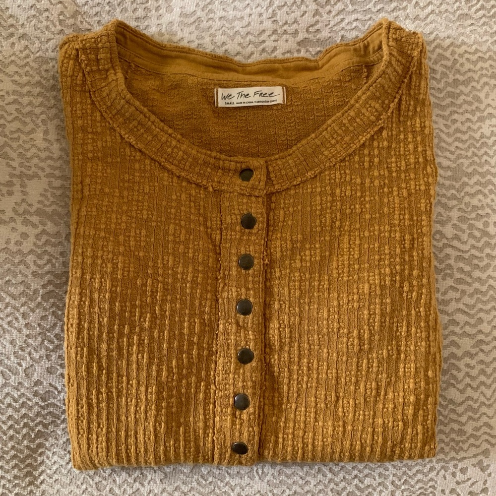 Gorgeous, Cozy Henley